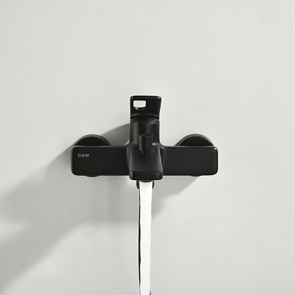 Смеситель для ванны Black&White Gravity GL-9101-MB черный матовый Смеситель для ванны Black&White Gravity GL-9101-MB черный матовый