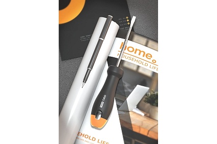 Шлицевая отвёртка Deli HOME SERIES GRAY HT1105C 5x100мм эксклюзивный дизайн, софттач пластик 130297