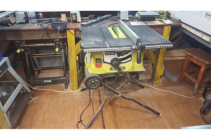 Распиловочный станок со станиной Ryobi RTS1800ES-G 5133002023