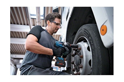 Аккумуляторный гайковерт Bosch GDS 18V-1000 (Соло) 06019J8300