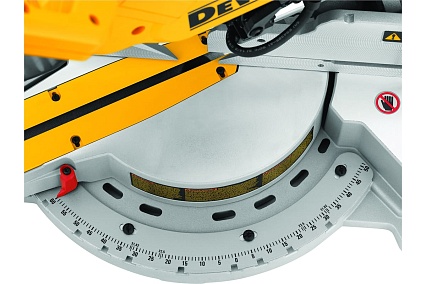 Торцовочная пила DeWalt DW 717XPS