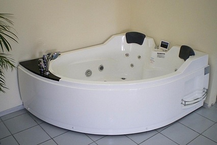 Акриловая ванна Gemy G9086 K 170x133 см R