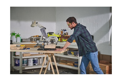 Аккумуляторная торцовочно-усовочная пила Ryobi ONE+ R18MS216-0 5133003597