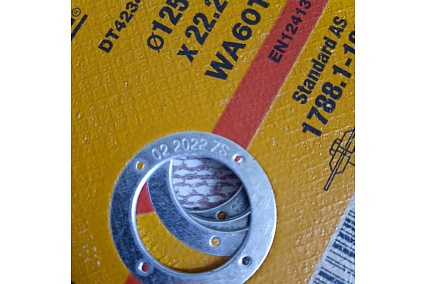 Круг отрезной по металлу INDUSTRIAL (125х22,2 мм) DeWalt DT42340Z