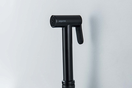 Смеситель Aquatek Европа AQ1021MB с гигиеническим душем, черный матовый Смеситель Aquatek Европа AQ1021MB с гигиеническим душем, черный матовый