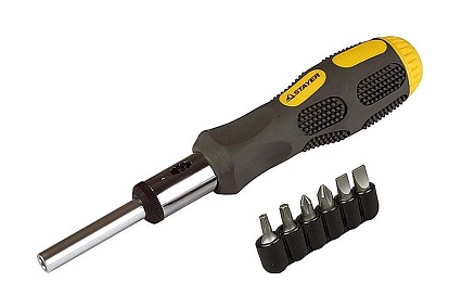 Реверсивная отвертка MAX-GRIP в наборе с битами 7 предметов Stayer 2588-H7 G