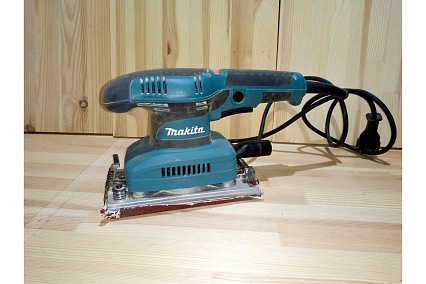 Вибрационная шлифмашина Makita BO3711