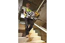 Торцовочная пила DeWalt DWS 778