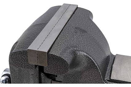 Поворотные слесарные тиски Gigant Professional 200 мм GP-BV-200