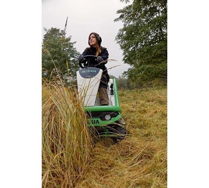 Профессиональная газонная косилка ETESIA HYDRO 80 , с шириной кошения 85 см. MKHPF