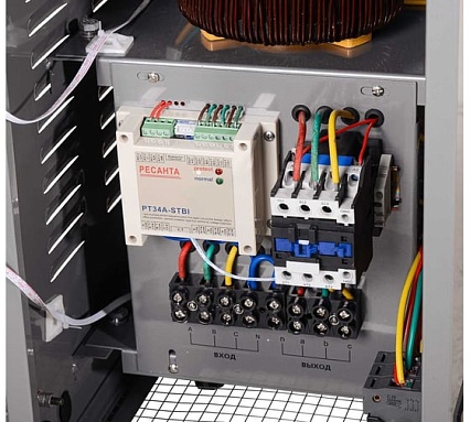 Трехфазный стабилизатор Ресанта АСН-15000/3-Ц 63/4/17