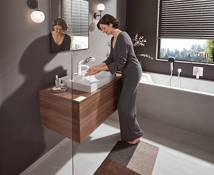 Смеситель для душа Hansgrohe Vivenis 75415700 внешняя часть, матовый белый
