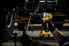 Бесщёточный импульсный гайковерт DeWalt 12 В XR DCF901P1-QW