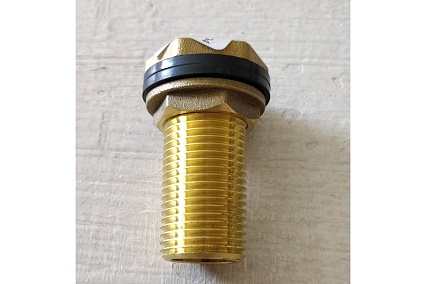 Врезной штуцер в бак MVI 1/2” BF.597.04