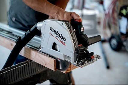 Аккумуляторная погружная пила Metabo KT 18 LTX 66 BL 601866660