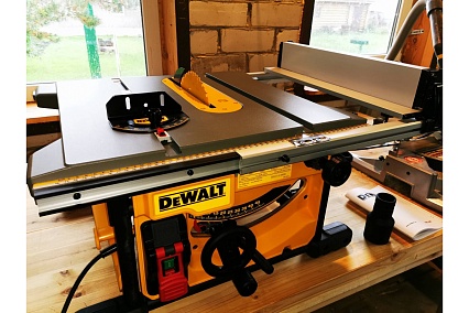 Настольная пила 1850 Вт, 5800 об/мин, диск 210x30 мм DeWalt DWE7485-QS