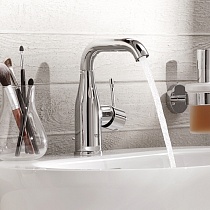 Смеситель для раковины Grohe Essence+ 23480001