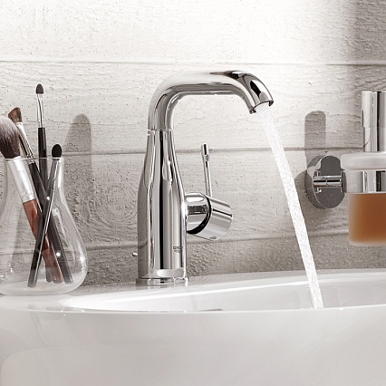 Смеситель для раковины Grohe Essence+ 23480001