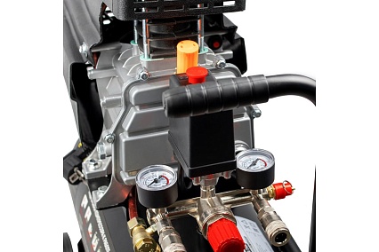 Компрессор Verton Air AC-24/240K масляный коаксиальный 01.5985.12193