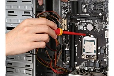 Диэлектрическая шлицевая отвертка Deli dl5141001 4x100 мм, сертификат vde до 1000 В, магнитный наконечник, сталь cr-v, рукоять pp+tpr 110582