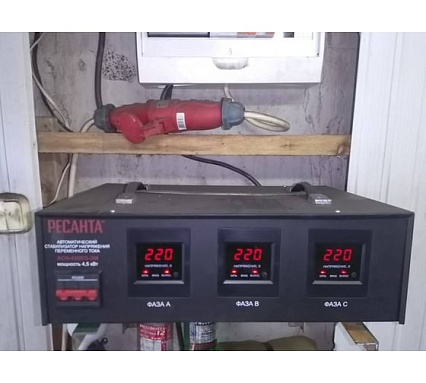 Трехфазный стабилизатор напряжения Ресанта АСН 4500/3 63/4/2