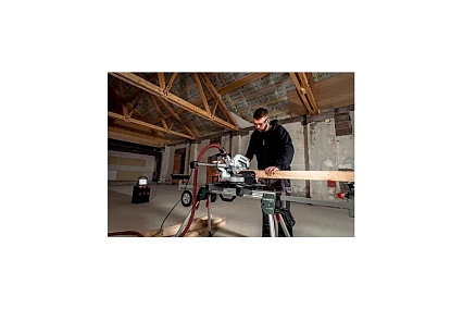 Торцовочная пила Metabo KGS 254 M 1800 Вт + пильный диск 613254000