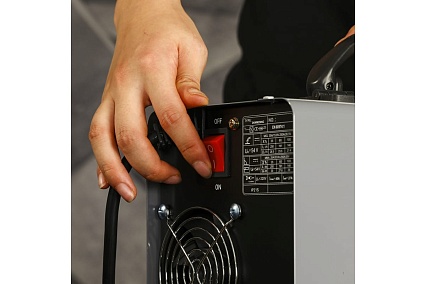 Сварочный полуавтомат Deko DKWM250NG, MIG без газа/MMA/TIG LIFT, 250А 051-4696