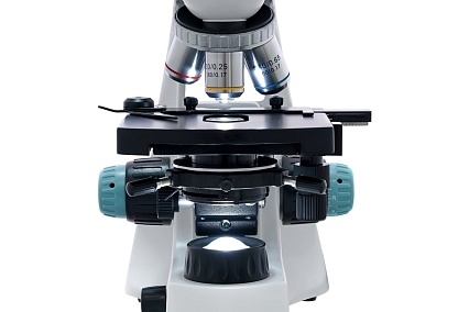 Цифровой тринокулярный микроскоп Levenhuk D400T, 3.1 Мпикс 75435