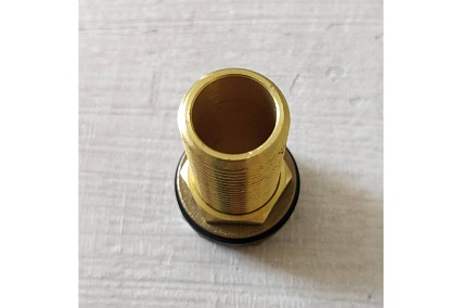 Врезной штуцер в бак MVI 1/2” BF.597.04