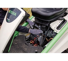Профессиональная газонная косилка ETESIA HYDRO 80 , с шириной кошения 85 см. MKHPF