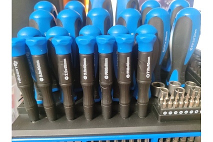 Набор отверток и бит Hoegert Technik 114 пр, сталь S2 HT1S099
