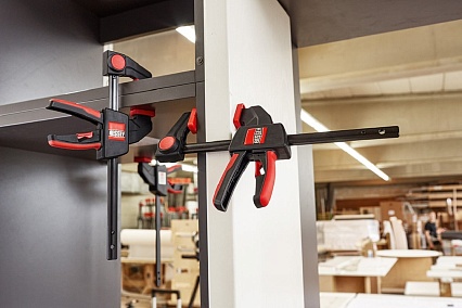 Струбцина пистолетного типа BESSEY 0.75 кН, 150 x 60 мм, распор 125-270 мм BE-EZM15-6
