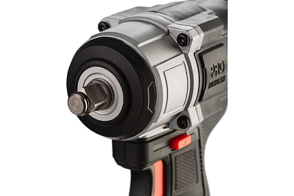 Ударный аккумуляторный гайковерт RUNTEC TECHNIC 1/2, 20 В, 2x4 Ач, 800 Нм RT-IW800T