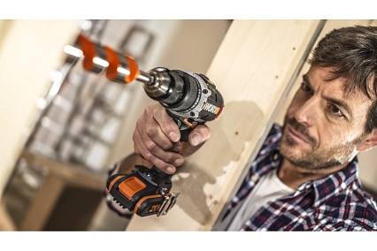 Бесщеточная аккумуляторная ударная дрель-шуруповерт Worx WX373