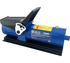 Насос пневмогидравлический AE&T 0.69л с шлангом T08069