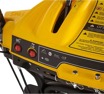 Бензиновый снегоуборщик Huter SGC 8100C 70/7/4