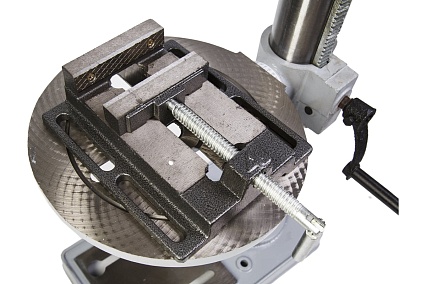Сверлильный станок Kraftwell 16 мм, 450 Вт KRW-DP16B