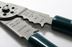 Инструмент для снятия изоляции Sata 97521