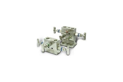 Манифольд 3-х вентильный из нержавеющей стали Hy-Lok 316l npt 1/2 M3VDMTV8N