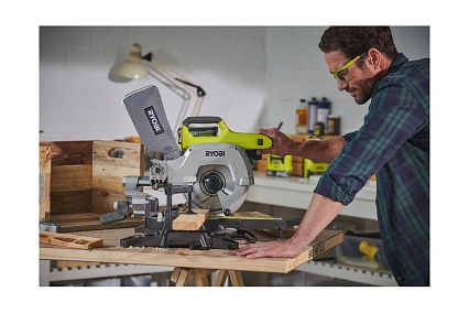 Аккумуляторная торцовочно-усовочная пила Ryobi ONE+ R18MS216-0 5133003597