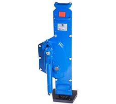 Домкрат реечный Tor ДРН 10000, 10Т с низким подхватом и обрезиненной ручкой 1045393