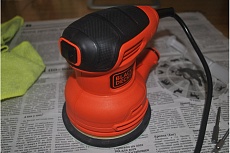 Эксцентриковая шлифмашина Black&Decker BEW210-QS