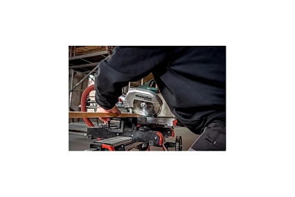 Торцовочная пила Metabo KGS 254 M 1800 Вт + пильный диск 613254000